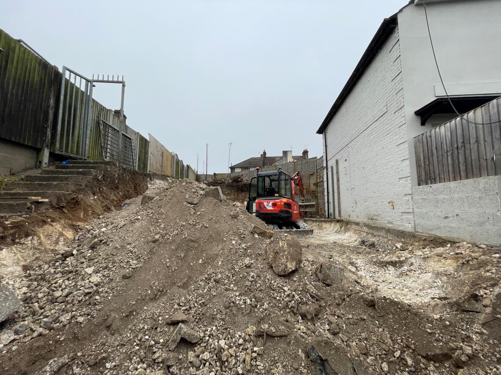 Lot: 128 - LAND WITH PLANNING FOR TWO-BEDROOM HOUSE WITH PARKING - Freehold site